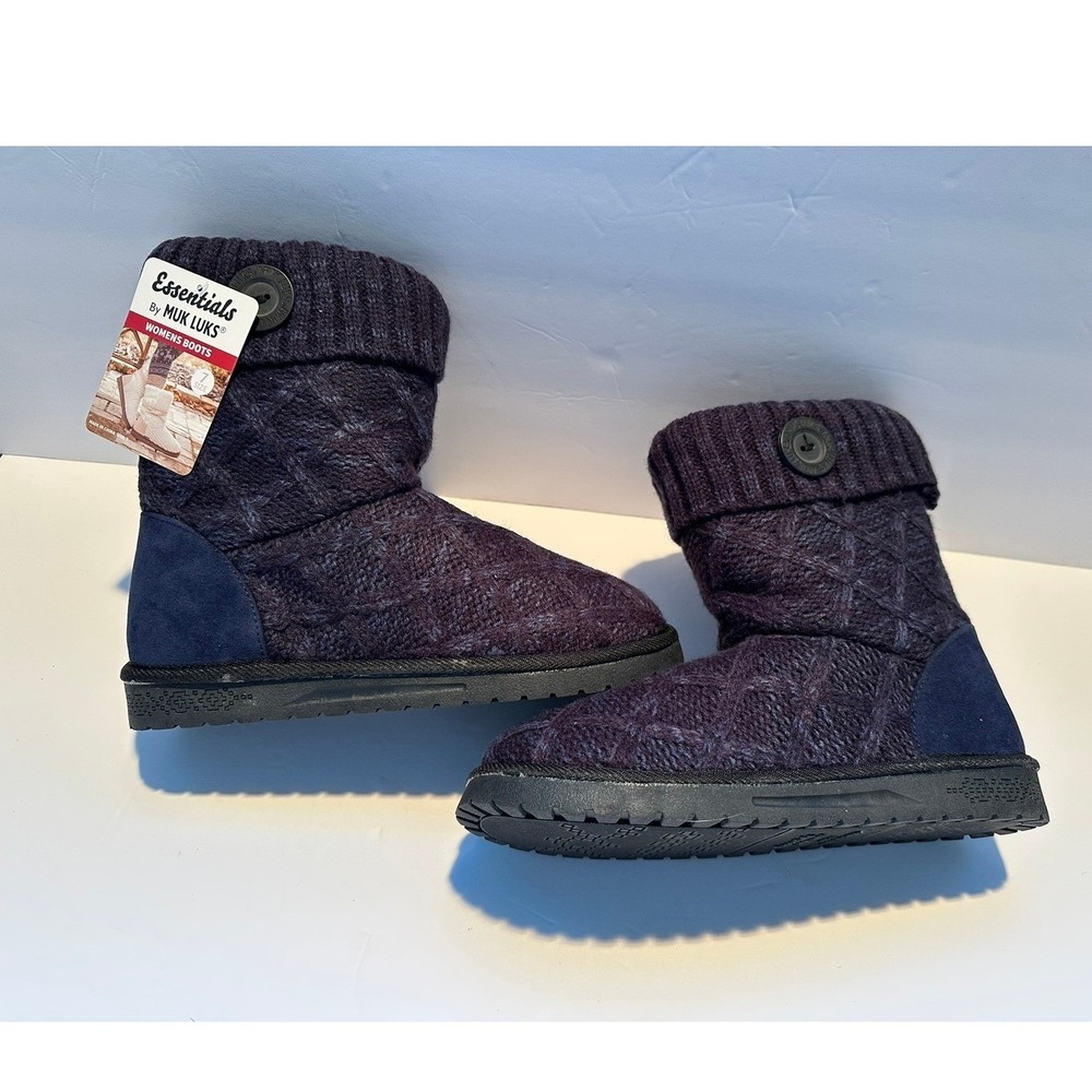 NWT Muk Luks Womens Navy‎ Black Water Resistant Knit Button Booties Size 7